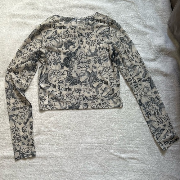 Mesh top Dixie and Charli D'Amelio Social Tourist Holiday Collection - Picture 4 of 7